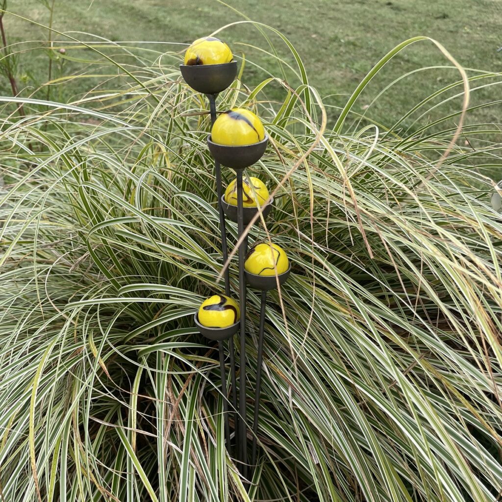 Cluster of 5 Garden Stake Ornaments – Bumblebee 5061098721456 2